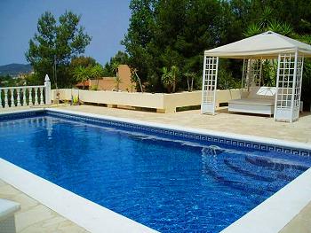 Pool und Pavillon Pool und Pavillon