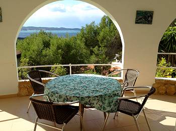 Überdachte Terrasse mit Meerblick Überdachte Terrasse mit Meerblick