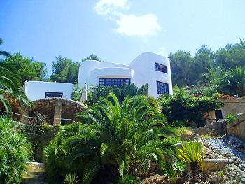 Exklusive Villa mit gepflegter Gartenanlage Exklusive Villa mit gepflegter Gartenanlage
