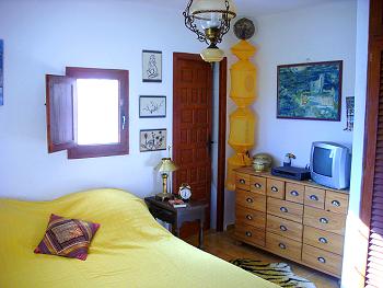 Schlafzimmer mit Sat-TV Schlafzimmer mit Sat-TV