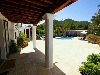 Finca mit Pool auf Ibiza Finca mit Pool auf Ibiza