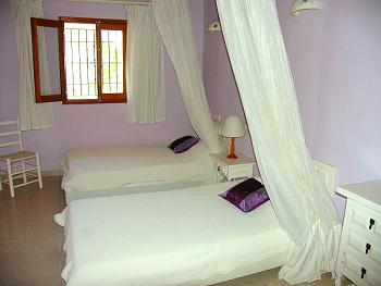 Schlafzimmer mit 2 Einzelbetten
