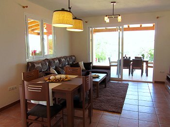 Wohnzimmer mit Klimaanlage Wohnzimmer mit Klimaanlage