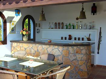 Terrasse mit Außenbar