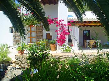 Finca an der Cala Jondal