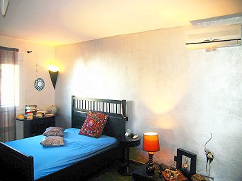 Schlafzimmer mit Klimaanlage Schlafzimmer mit Klimaanlage