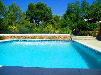 Modernes Landhaus mit Pool Modernes Landhaus mit Pool