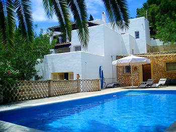 Ibiza: Strandnahes Ferienhaus für 10 Personen