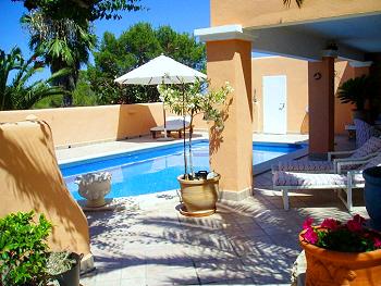 Ferienhaus für 4 Personen mit Pool Ferienhaus für 4 Personen mit Pool