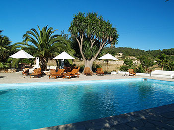 Hotel mit Pool nahe Santa Eulalia Hotel mit Pool nahe Santa Eulalia