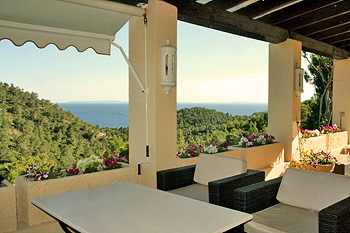 Überdachte Terrasse Überdachte Terrasse