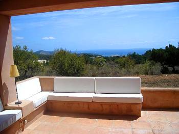 &Uuml;berdachte Terrasse