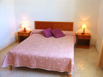 Schlafzimmer mit Klimaanlage Schlafzimmer mit Klimaanlage