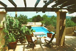 Pool mit Poolterrasse