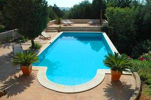 Pool mit Poolterrasse