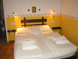 Au&szlig;enansicht der Finca mit Doppelzimmer und Studio auf Ibiza