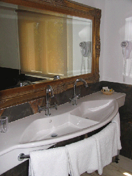Badezimmer einer Suite