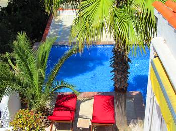 Villa mit Pool und Internetanschluss Villa mit Pool und Internetanschluss