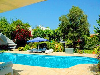 Pool und Terrasse Pool und Terrasse