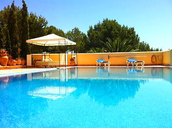 Chill-Out-Bereich am Pool Chill-Out-Bereich am Pool
