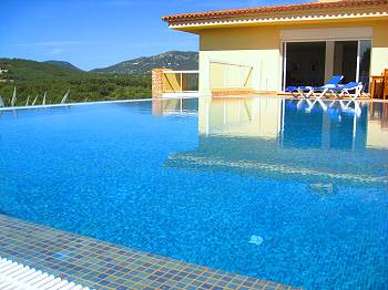 Großer Pool direkt am Haus Großer Pool direkt am Haus