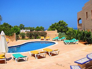 Pool und Poolterrasse Pool und Poolterrasse