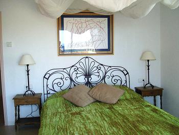 Schlafzimmer mit Doppelbett Schlafzimmer mit Doppelbett