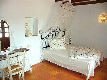 Schlafzimmer mit französischem Bett Schlafzimmer mit französischem Bett