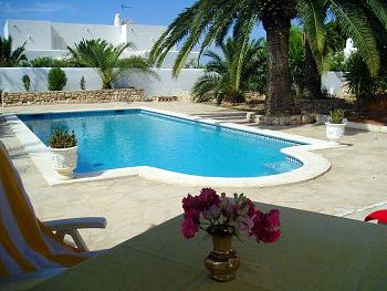 Ibiza privat: Ferienwohnung mit Pool