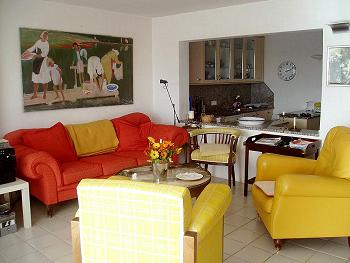 Wohnzimmer mit Klimaanlage Wohnzimmer mit Klimaanlage