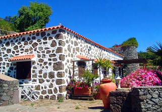Finca in absoluter Alleinlage (0937) Finca in absoluter Alleinlage (0937)