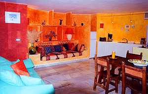 Wohnbereich der Ferienwohnung in der Finca Can Furnet auf Ibiza