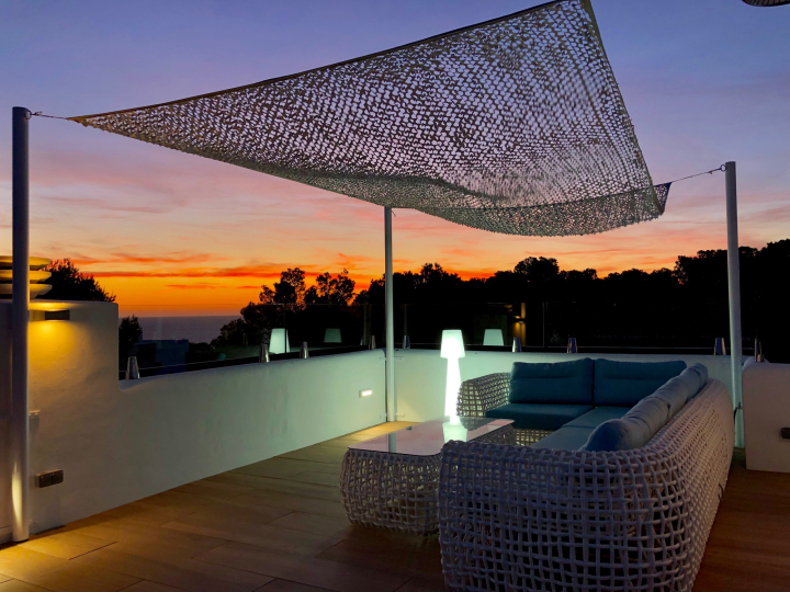 Strandnahes, modernes Ferienhaus mit Pool — Ferienhaus