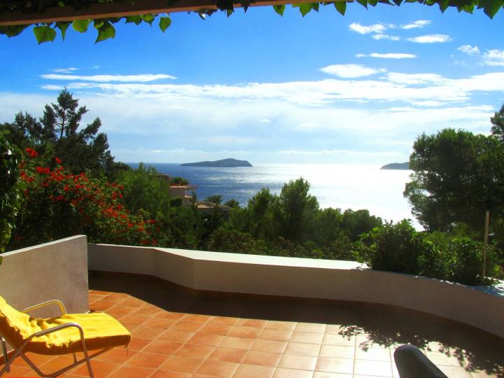 Strandnahes Ferienhaus mit Meerblick - Cala San Vicente — Ferienhaus