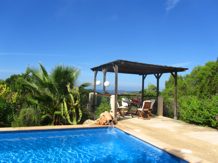 Ibiza, Ferienhaus mit Pool in Meernähe - Cala Tarida — Ferienhaus