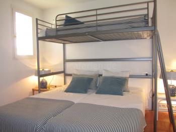 Schlafzimmer mit Hochbett