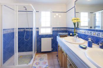 Badezimmer im Ferienhaus für 8 Personen