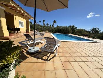 Ferienhaus mit Pool bei Sant Jordi