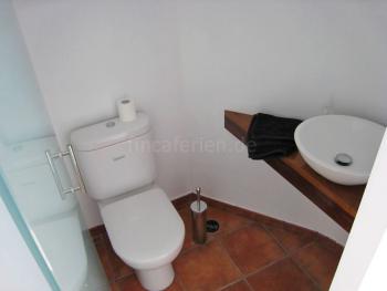 Modernes Badezimmer mit WC