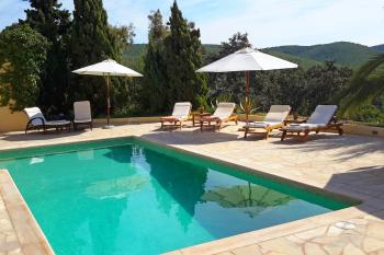 Moderne Villa für 6 Personen mit Pool