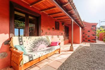Überdachte Terrasse hinten 