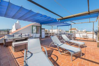 Große Dachterrasse mit Außenküche