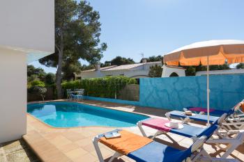 Apartment mit Pool in Cala Blanca