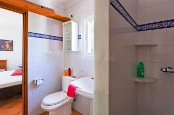 und Duschbad en Suite