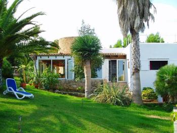 Klimatisierte Ferienwohnung für 4 Personen Klimatisierte Ferienwohnung für 4 Personen