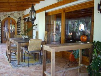 Große überdachte Terrasse Große überdachte Terrasse