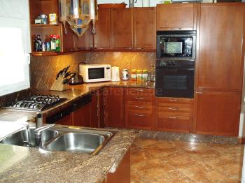 Moderne Küche mit Spülmaschine Moderne Küche mit Spülmaschine