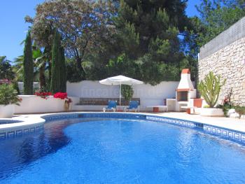 Strandnahes Apartment mit Pool